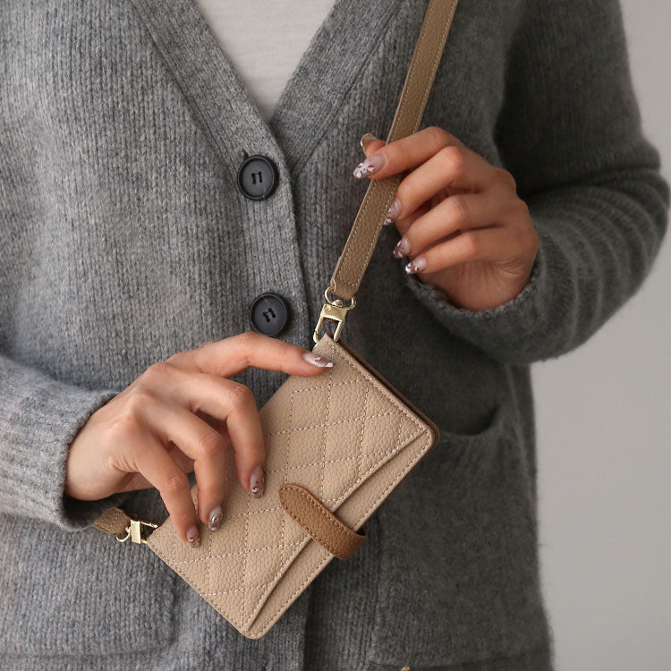 【ショルダーストラップ付き】 ベルト付き｜カード収納｜キルティング柄｜手帳型 iPhoneケース